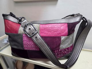 (Category: ) located in . Submitted by re_fashion16 (Listing ID 1447602935, Image 1). Description: .