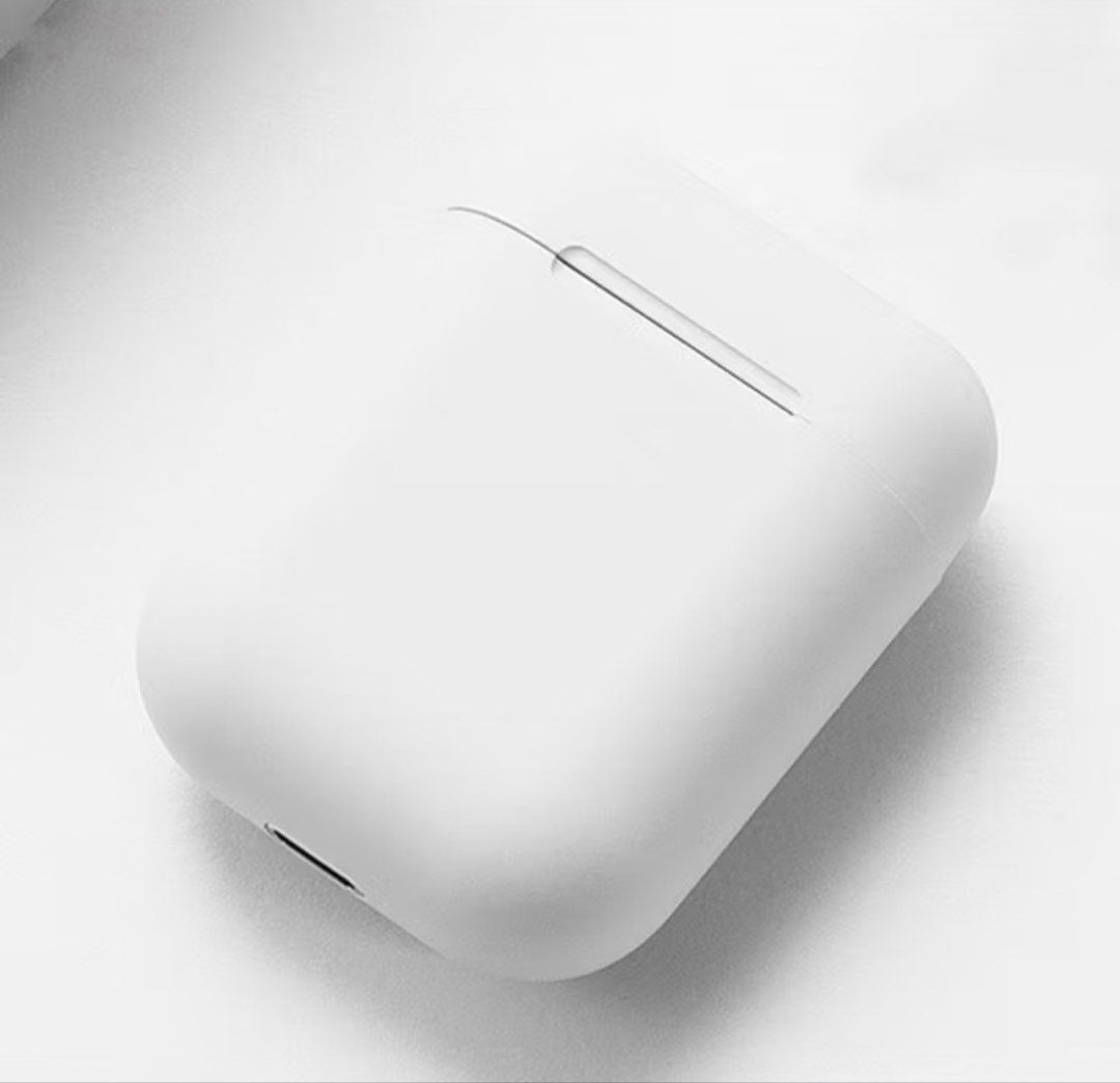 White Wireless Earbuds with Charging Case501948742171381761