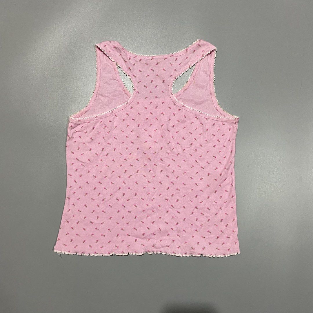 Y2k Sanrio Hello Kitty Cami Sleeveless Top (Category: Sleeveless) located in Cebu City. Submitted by johngregmoldez03 (Listing ID 1447590959, Image 3). Description: Y2k Sanrio Hello Kitty Cami Sleeveless Top Size: Medium on tag Excellent Condition Color Rate: 10/10 - Need Wash Pm📩.