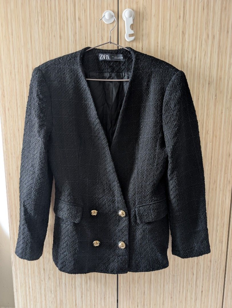 Zara Tweed Blazer (Category: Coats, Jackets and Outerwear) located in Kuala Lumpur. Submitted by dilla8 (Listing ID 1447547730, Image 1). Description: Black Zara boucle tweed blazer featuring gold-toned buttons. Size L. Versatile for any occasion. Wore once and it has been sitting in the closet🥲.