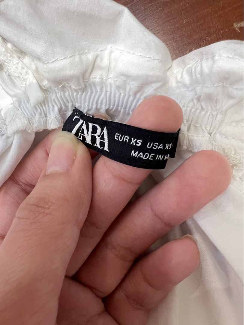 Zara White Ruched Tie Front Cami Top XS (Category: Sleeveless) located in Quezon City. Submitted by noblestone-df70 (Listing ID 1447664214, Image 3). Description: - Never worn - Bought this a long time ago - Ideal for summer or nights out.