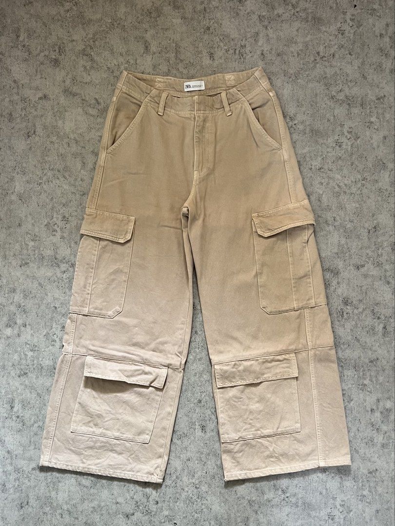 zara wide leg cargo pants - beige (Category: Other Bottoms) located in Bulacan. Submitted by modamuze (Listing ID 1447552345, Image 1). Description: eur 36 waist: 30-31” length: 40.5” leg opening: 12.5”.
