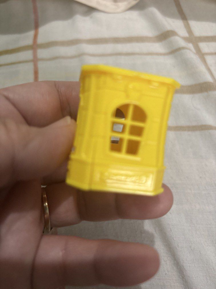 Zomling house container yellow (Category: Storage Boxes & Baskets) located in Manila. Submitted by vintageaccessories (Listing ID 1447496612, Image 3). Description: .