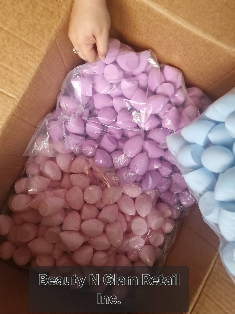 1,000pcs Oblique Sculpted Make Up Sponges (Category: Makeup) located in Quezon City. Submitted by floreskari78555 (Listing ID 1447694821, Image 3). Description: The ultimate makeup essential is officially ON-HAND! 💖 Get your hands on our High-Quality Oblique Sculpted Makeup Sponges. Whether you're stocking up your vanity, upgrading your MUA kit, or reselling, these are a total game-changer. ​✨ 1,000pcs available (Sold as 200pcs per pack / 5 pack