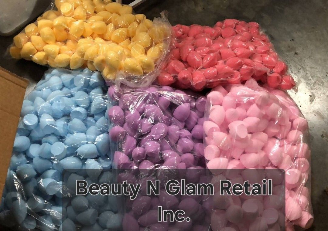 1,000pcs Oblique Sculpted Make Up Sponges (Category: Makeup) located in Quezon City. Submitted by floreskari78555 (Listing ID 1447694821, Image 1). Description: The ultimate makeup essential is officially ON-HAND! 💖 Get your hands on our High-Quality Oblique Sculpted Makeup Sponges. Whether you're stocking up your vanity, upgrading your MUA kit, or reselling, these are a total game-changer. ​✨ 1,000pcs available (Sold as 200pcs per pack / 5 pack