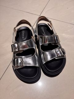 由 77htx (刊登 ID 1447872007，圖片 1) 提交，位於 的 (類別：)，說明：。