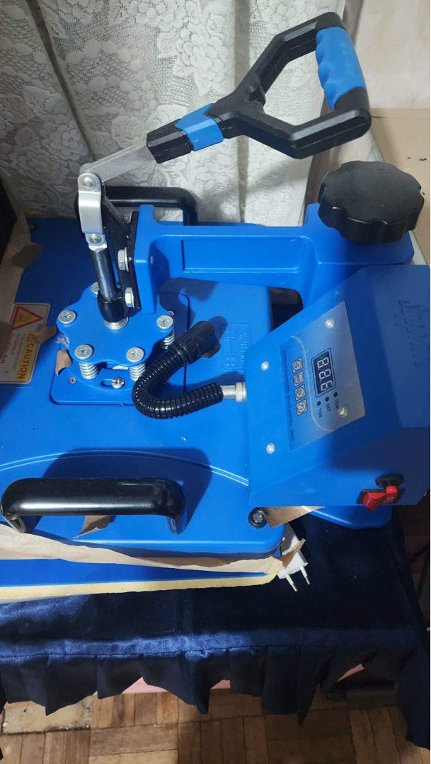 6 in 1 Heat Press Machine + Free Mugs (Category: Everything Else Others) located in Las Pinas. Submitted by haynakolauren (Listing ID 1447872190, Image 1). Description: Complete - no issues.
