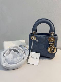 (Category: ) located in . Submitted by millenlavish_outlet (Listing ID 1447714372, Image 1). Description: .