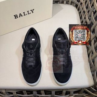 (Category: ) located in . Submitted by shoes.locker (Listing ID 1447762716, Image 1). Description: .