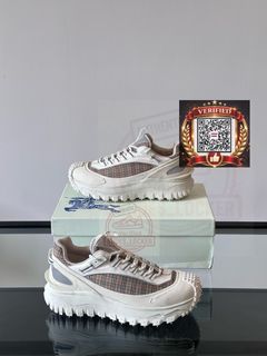 (Category: ) located in . Submitted by shoes.locker (Listing ID 1447700069, Image 1). Description: .