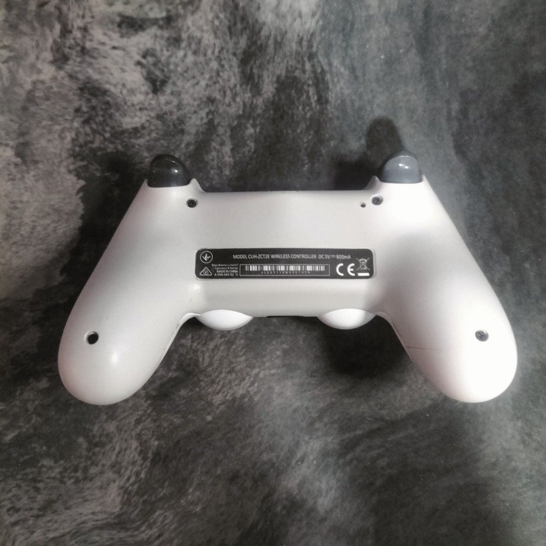 🎮 DualShock Wireless Controller (Category: Controllers) located in Naga. Submitted by arcivz (Listing ID 1447868708, Image 3). Description: ✅ Wireless connectivity ✅ All buttons and analog sticks are working properly + microphone and audio ✅ Responsive triggers and touchpad ✅ Good overall condition (please check photos) ✅ Tested and fully functional ✅ Can connect with laptop, ipad, mobile, pc, ps4 & ps4 pro via bluetooth.