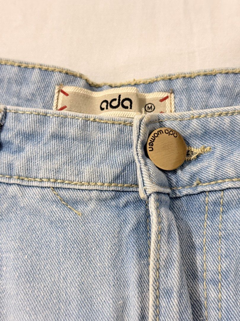 Ada Mini Skirt Light Blue / Biru Muda Jeans (Kategori: Gaun & Rok) berada di Subang. Dikirim oleh perfsenpai (ID iklan 1447727578, Gambar 2). Deskripsi: ⭐️ Panjang di atas lutut ⭐️ Size M ⭐️ Belum pernah dipake 💬 Detail lain boleh chat.