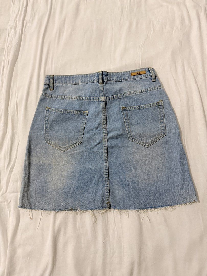 Ada Mini Skirt Light Blue / Biru Muda Jeans (Kategori: Gaun & Rok) berada di Subang. Dikirim oleh perfsenpai (ID iklan 1447727578, Gambar 3). Deskripsi: ⭐️ Panjang di atas lutut ⭐️ Size M ⭐️ Belum pernah dipake 💬 Detail lain boleh chat.