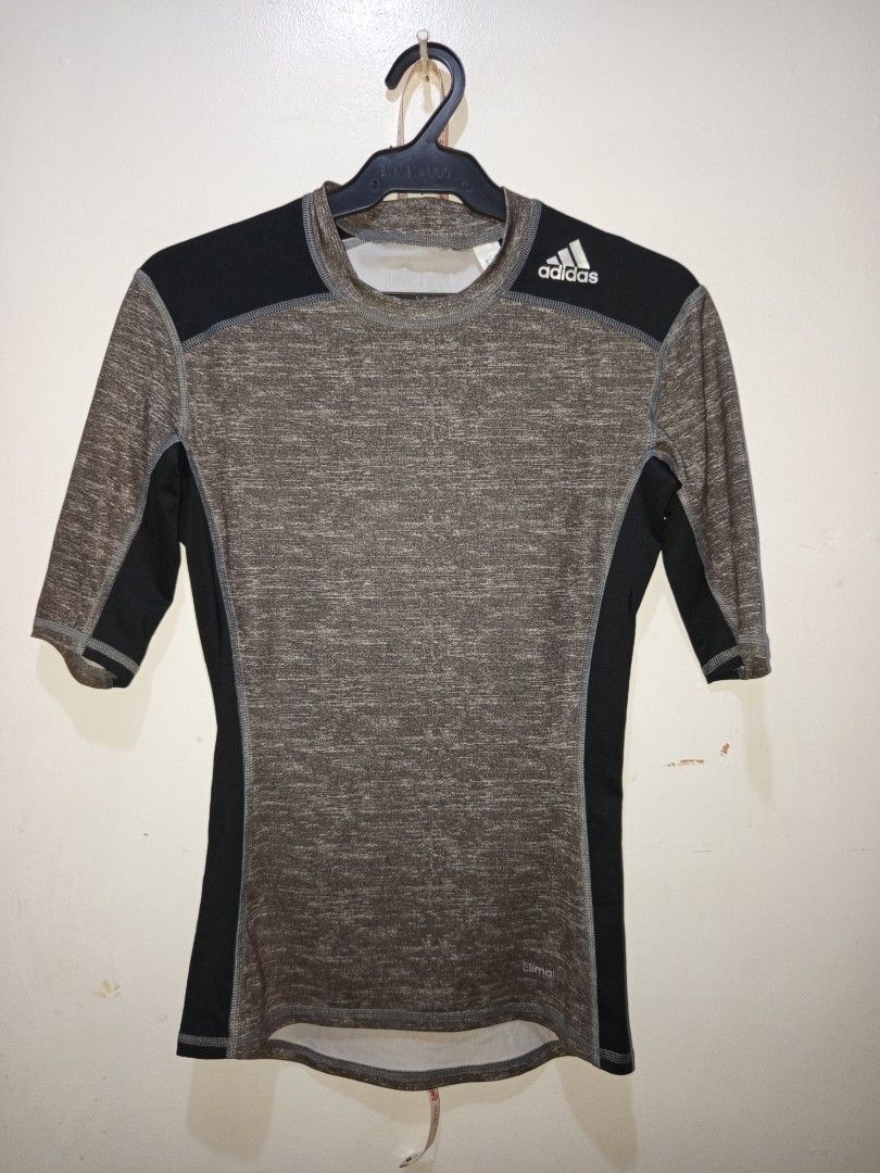 Adidas Techfit Compression Shirt (Category: Activewear) located in Manila. Submitted by thriftspotting (Listing ID 1447804577, Image 3). Description: .