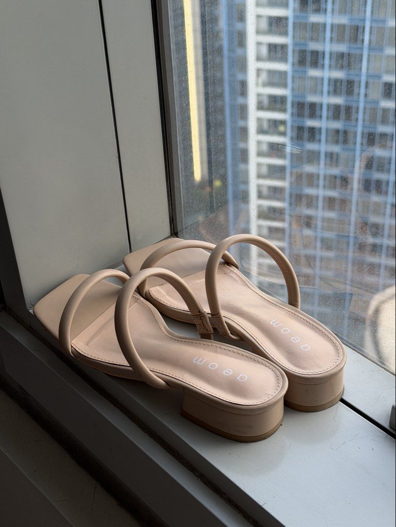 [from Taiwan] Beige Square Toe Low Heel Sandals (Category: Flats & Sandals) located in Makati City. Submitted by themindyl (Listing ID 1447778859, Image 3). Description: .