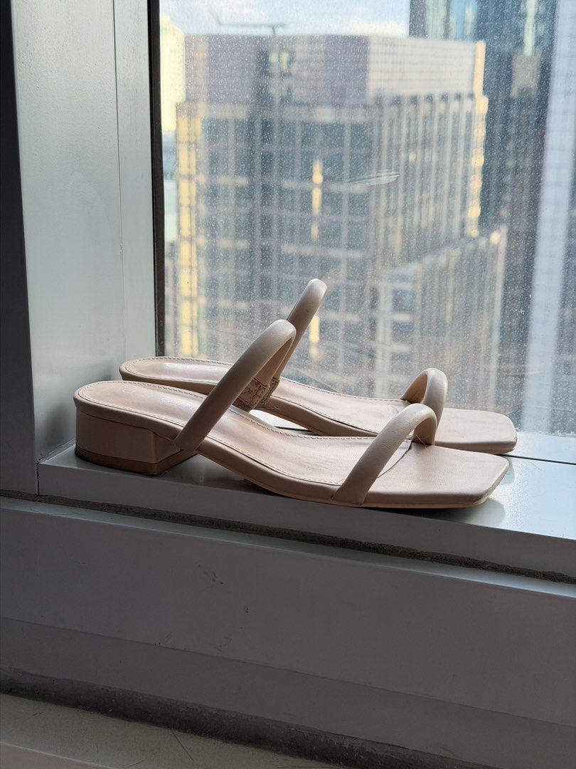 [from Taiwan] Beige Square Toe Low Heel Sandals (Category: Flats & Sandals) located in Makati City. Submitted by themindyl (Listing ID 1447778859, Image 2). Description: .