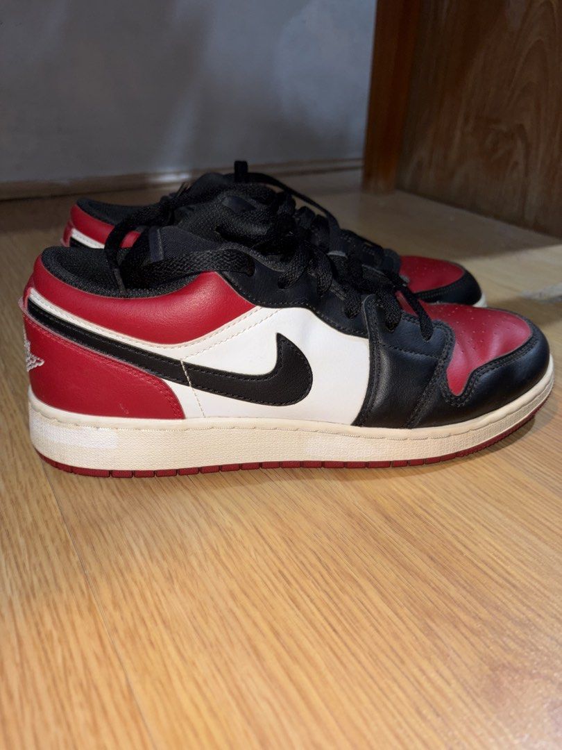 Air Jordan 1 Low Chicago Black White Red (Category: Sneakers) located in Makati City. Submitted by indigo28 (Listing ID 1447790969, Image 2). Description: Jordan 1 Bred Toe – Women’s Size 39 (Authentic) NO BOX 💰 Price: ₱1500 Negotiable 📍 Location: Makati ✨ Condition: Barely used RFS: Decluttering Mode of Payment: • GCash • BDO Bank Transfer • GoTyme Bank Transfer Delivery Options: • Lalamove • Meet-up (Makati) Message me for more photos or deta
