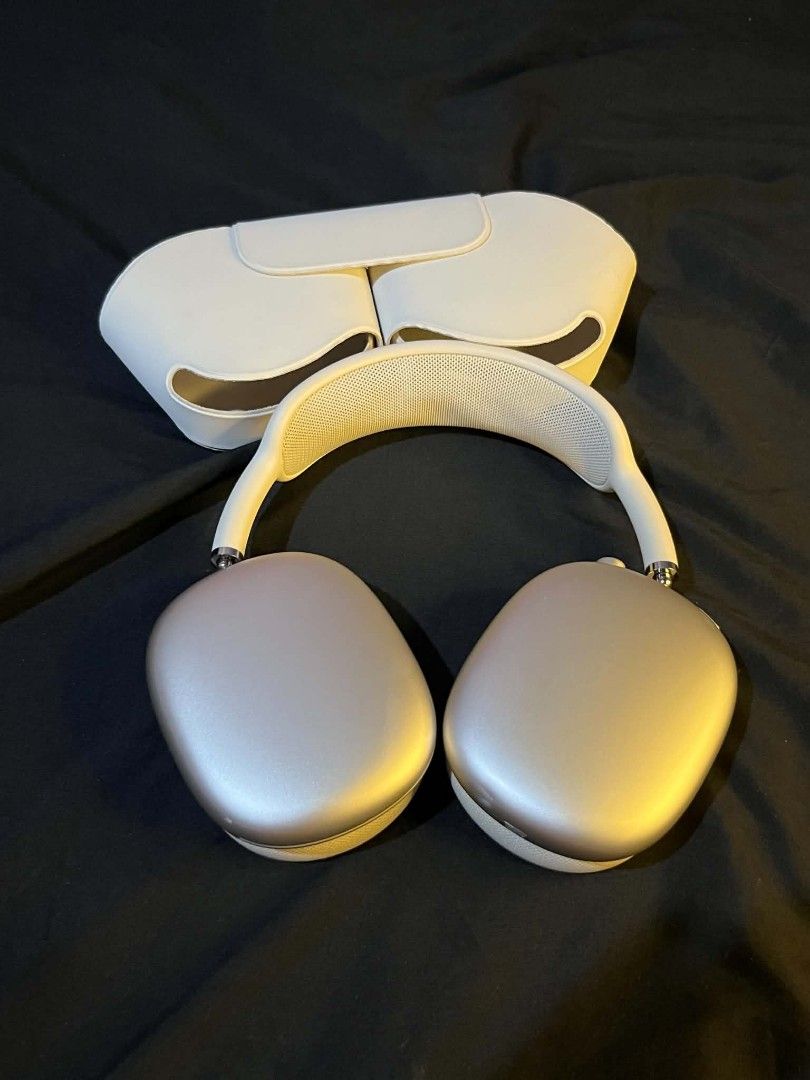 Airpods max 2 (Category: Headphones & Headsets) located in San Jose del Monte. Submitted by Neil199x (Listing ID 1447833245, Image 2). Description: Airpods Max 2 (Starlight) - Type C Variant August 2026 Warranty UNIT & CASE ONLY | UNIT & CASE ONLY | UNIT & CASE ONLY Issue Dents Negotiable if pick up / sure buyer.