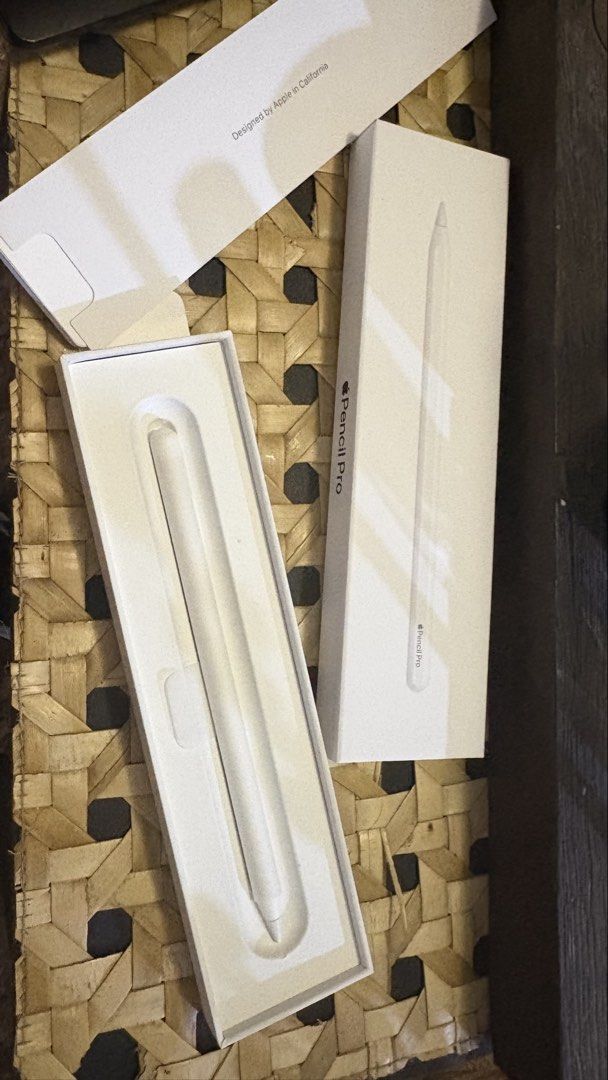 APPLE PENCIL PRO (Category: iPad) located in Manila. Submitted by twixxx07 (Listing ID 1447791499, Image 3). Description: never been used rfs: not compatible for my ipad negotiable original price: 8700.
