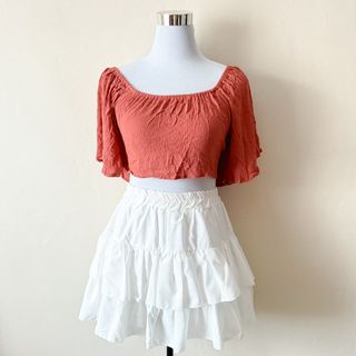 (Category: ) located in . Submitted by rosywardrobe (Listing ID 1447808777, Image 1). Description: .