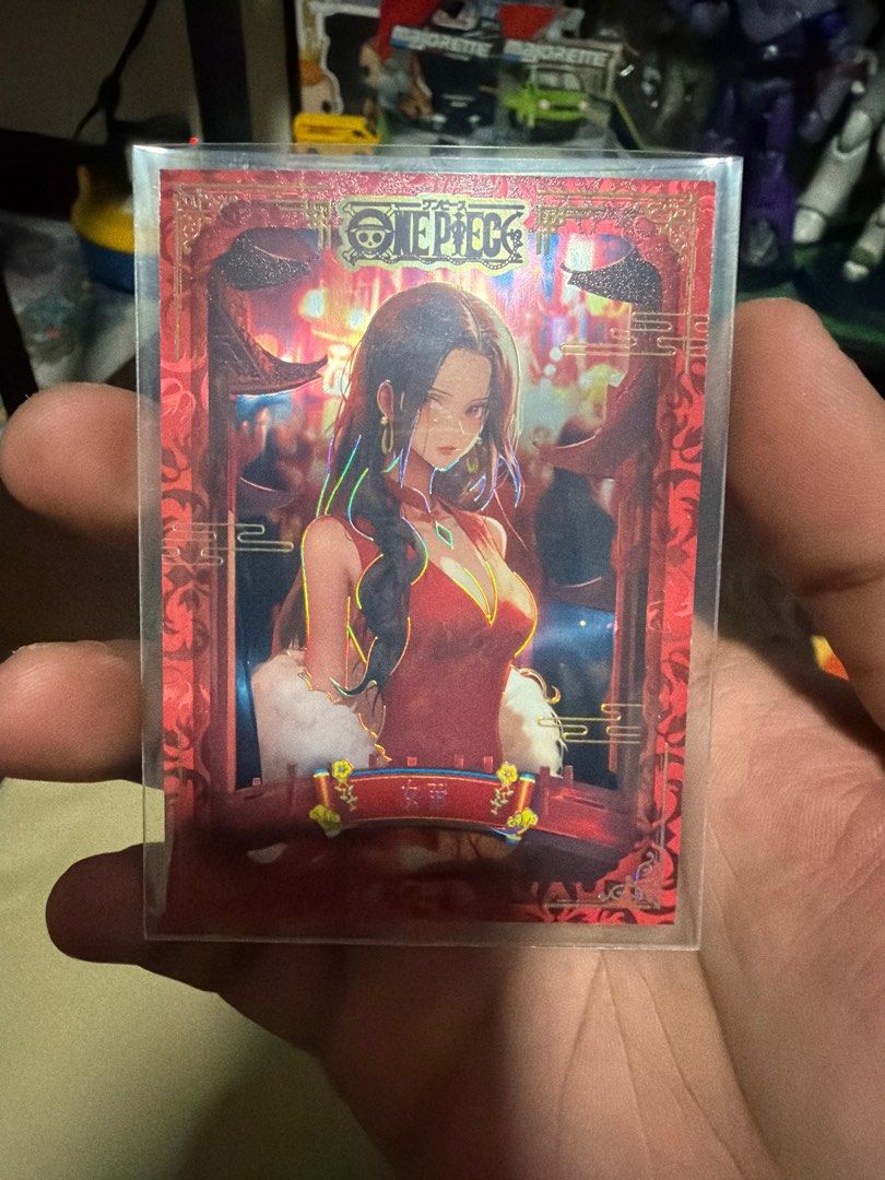 Assorted characters card (Category: Raw Cards) located in Singapore. Submitted by safemoon-a78a (Listing ID 1447787421, Image 3). Description: - Collection of One Piece trading cards - Features characters like Luffy, Hancock, and more - Some cards have special designs and borders - All cards are kept in protective sleeves - Ideal for One Piece fans and collectors OFFER ME YOUR PRICE FOR ALL. METAL BROOKS HAVE ABIT OF YELLOWISH NOT FOR FUSSY.