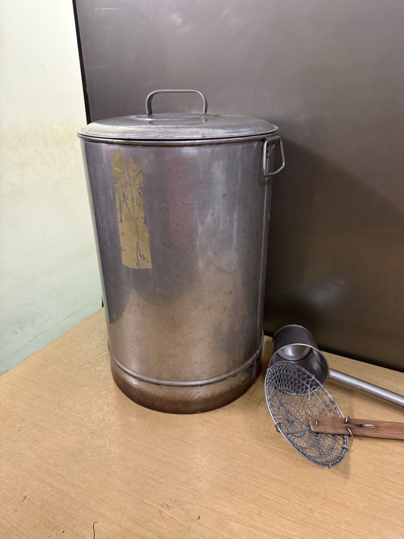 Assorted kitchenware (Category: Other Kitchen Appliances) located in Kuala Lumpur. Submitted by happyshoppinz (Listing ID 1447817754, Image 3). Description: Take all for only 50 or pm for single item .