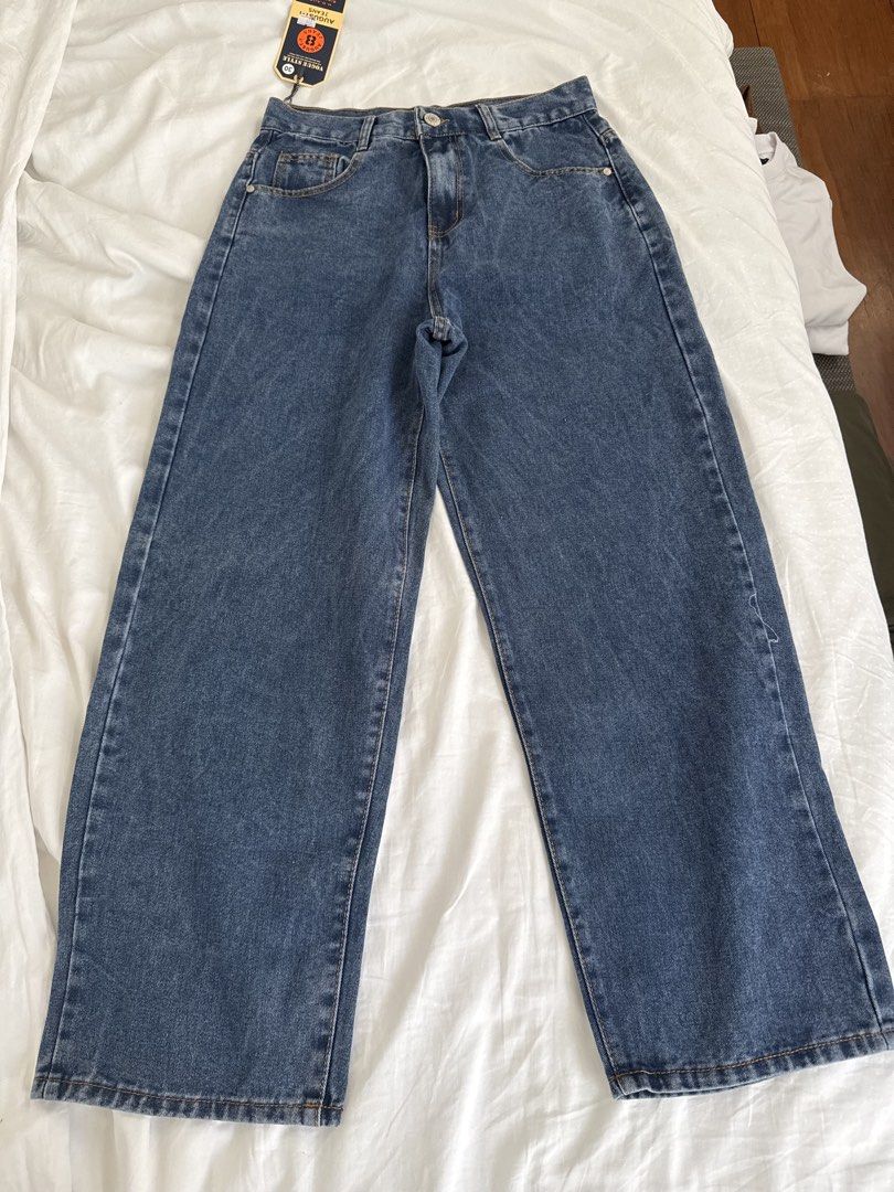 August 1 Jeans - Blue Wash Denim - Size 30 (Category: Jeans) located in Quezon City. Submitted by enchongsarchives (Listing ID 1447737643, Image 1). Description: - Brand: August 1 - Color: Blue wash denim - Fit: Straight leg - Style: Classic five-pocket - Condition: Brand new with tags attached - Size: 30 - Features: Versatile for everyday wear, easy to pair with any top.