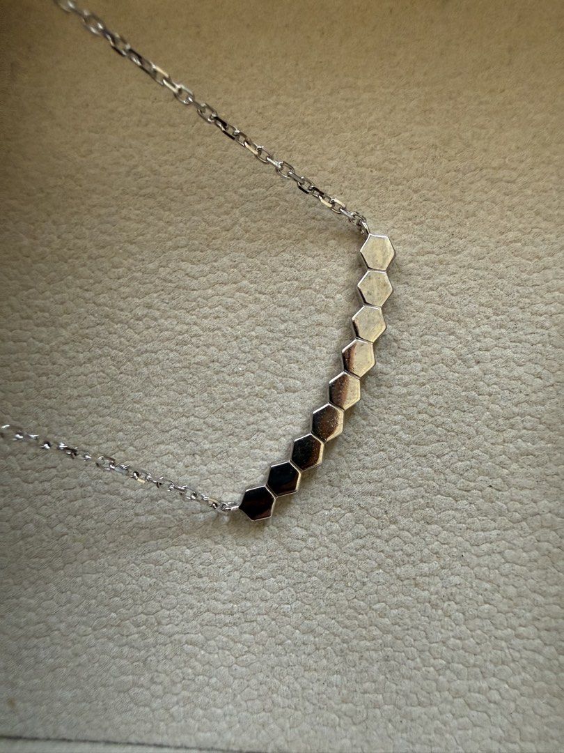 Auth Chaumet Bee My Love Necklace (Category: Necklaces) located in Makati City. Submitted by aurummaison (Listing ID 1447752530, Image 1). Description: 5 grams 16 inches .