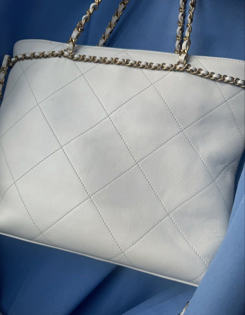 Authentic Chanel Chain Shopping tote (Category: Luxury Bags & Wallets) located in Pasig City. Submitted by balenciaga.couture (Listing ID 1447634028, Image 2). Description: bag only with card very good condition guaranteed authentic .