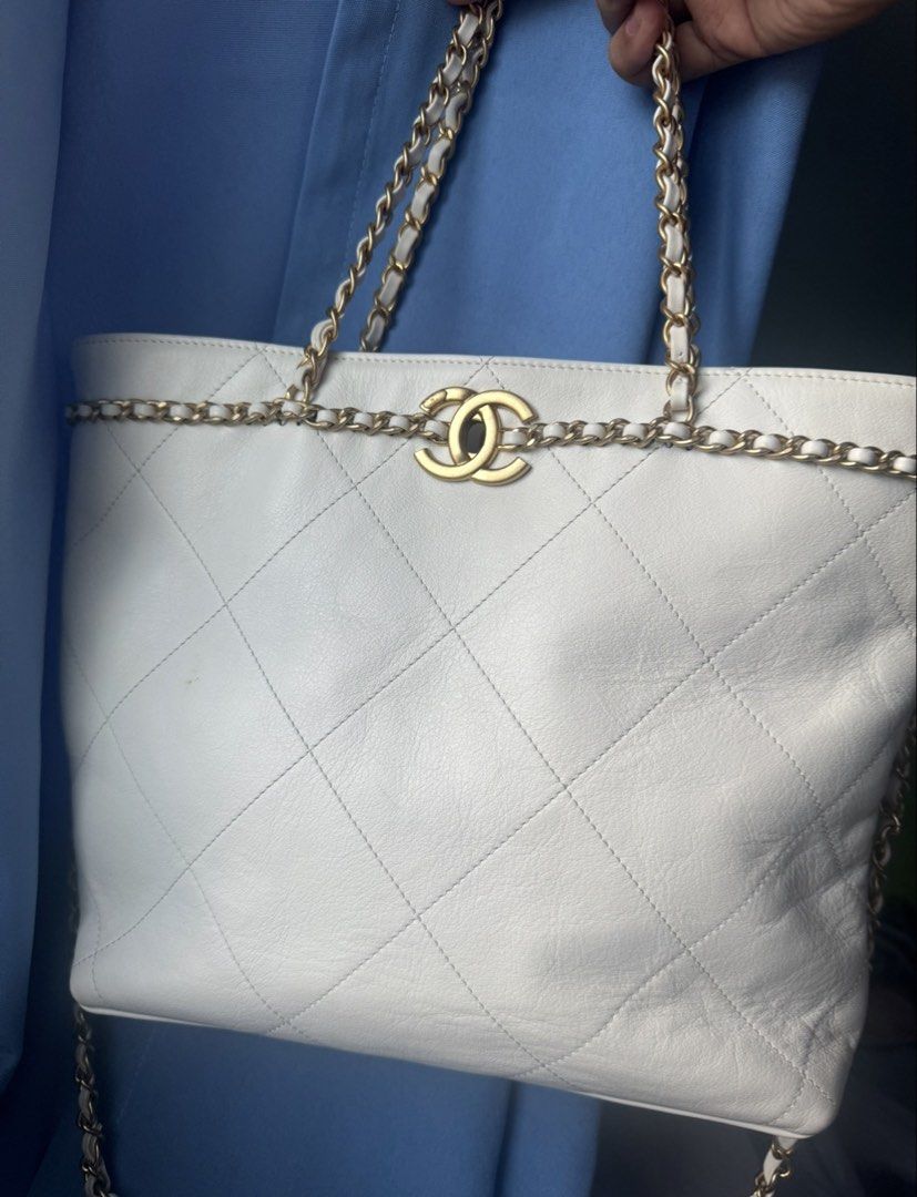 Authentic Chanel Chain Shopping tote (Category: Luxury Bags & Wallets) located in Pasig City. Submitted by balenciaga.couture (Listing ID 1447634028, Image 1). Description: bag only with card very good condition guaranteed authentic .