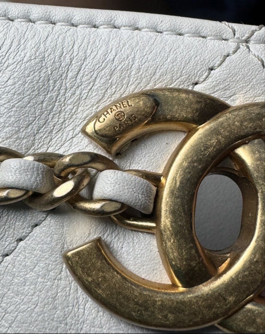 Authentic Chanel Chain Shopping tote (Category: Luxury Bags & Wallets) located in Pasig City. Submitted by balenciaga.couture (Listing ID 1447634028, Image 3). Description: bag only with card very good condition guaranteed authentic .