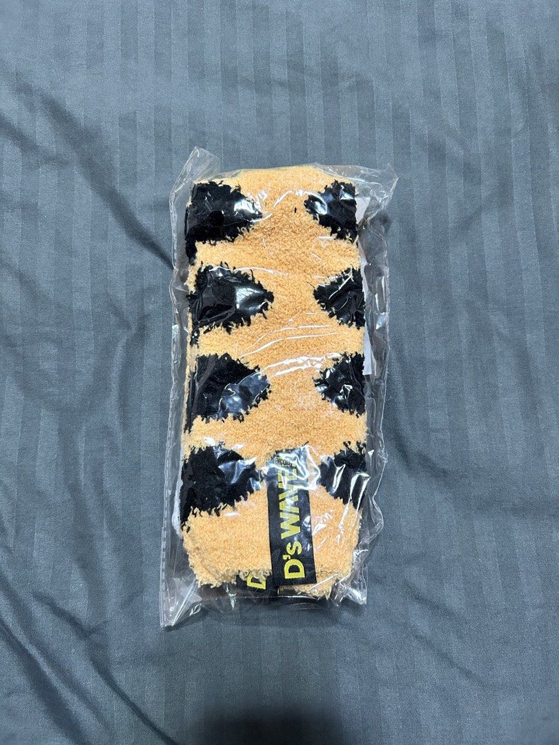 BIGBANG DAESUNG WAVE ENCORE JAPAN Tiger socks (Category: Socks & Tights) located in Taguig. Submitted by michiko26 (Listing ID 1447790106, Image 2). Description: .