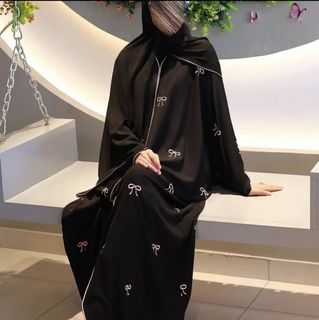 (Category: ) located in . Submitted by prelovedbyumied (Listing ID 1447802663, Image 1). Description: .