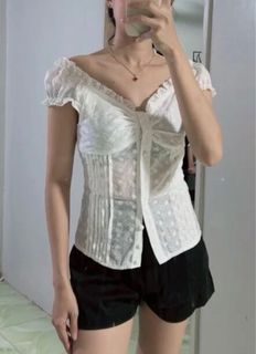 (Category: ) located in . Submitted by gwolfwardrobe (Listing ID 1447847423, Image 1). Description: .