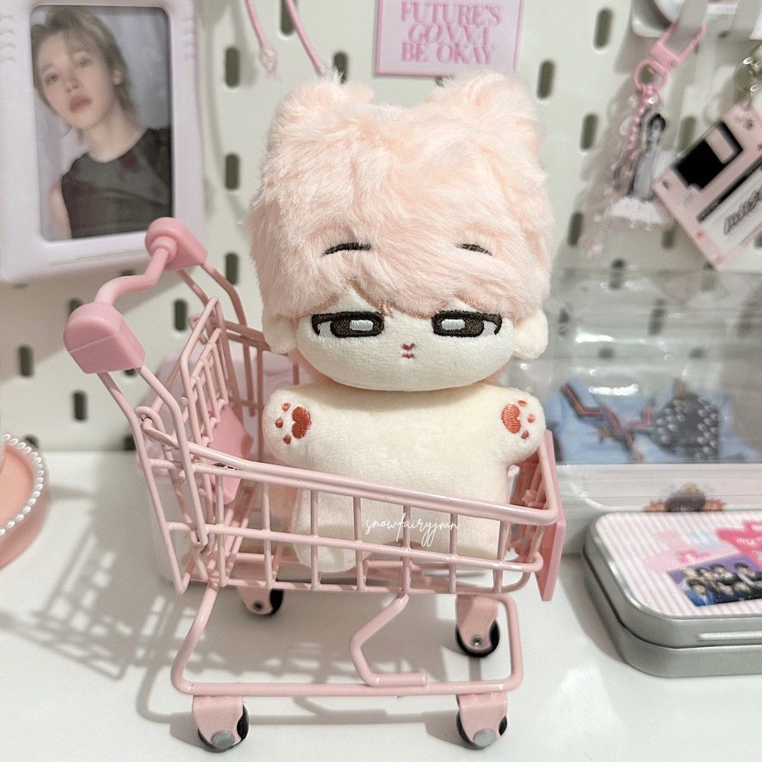 BTS JIMIN 10CM DOLL (Category: K-Wave Merchandise) located in Roxas City. Submitted by fairyminie (Listing ID 1447831534, Image 1). Description: wts lfb bts ph merch doll pc ✿ bts jimin 10cm doll peachim - 900 (sold) run bts (printed)- 650 • payo prio or dop with dp • onhand • loc: visayas • j&t | gcash or .