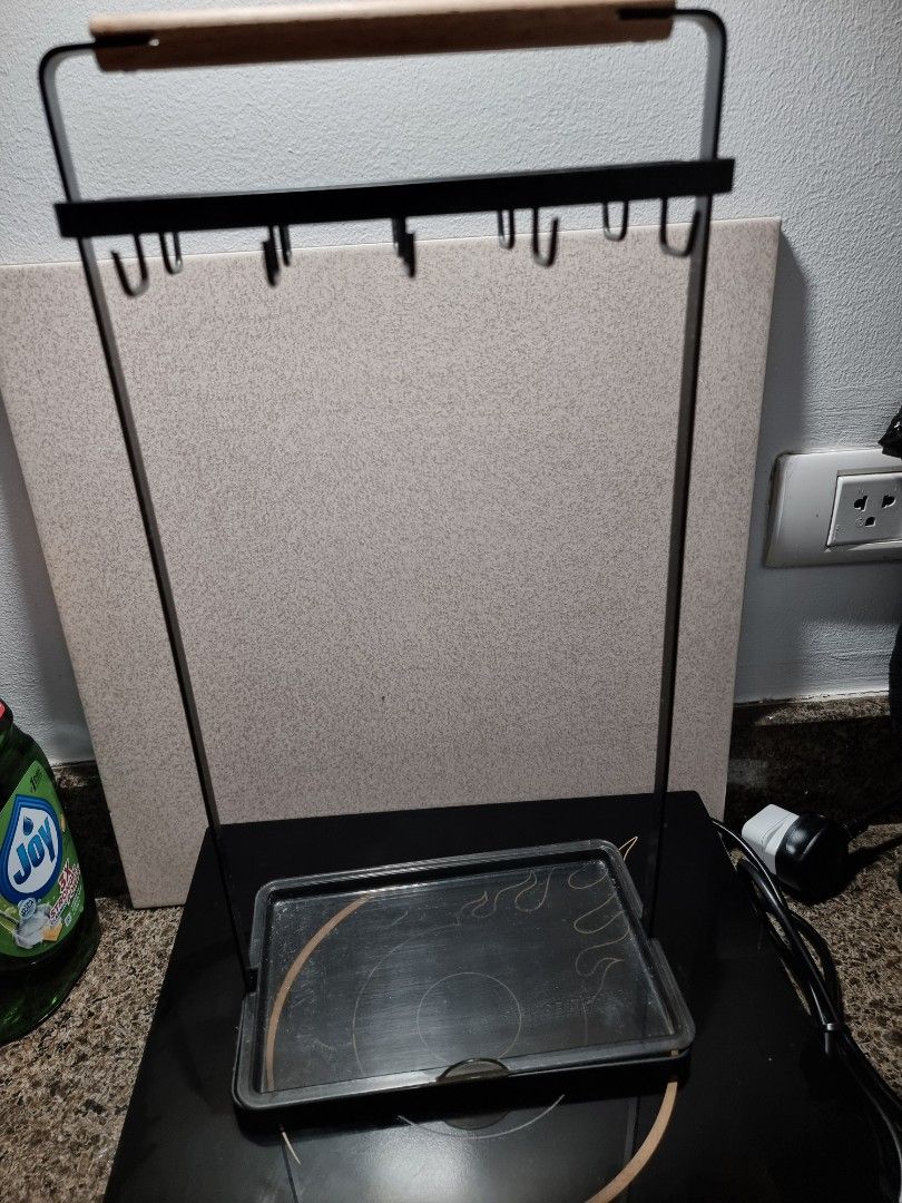 Bundle 3 kitchen organizers/rack (Category: Other Kitchenware & Tableware) located in Quezon City. Submitted by kishey (Listing ID 1447802664, Image 2). Description: knives and chopping board rack mugs or glass rack utensils rack 1000 for the 3 items.