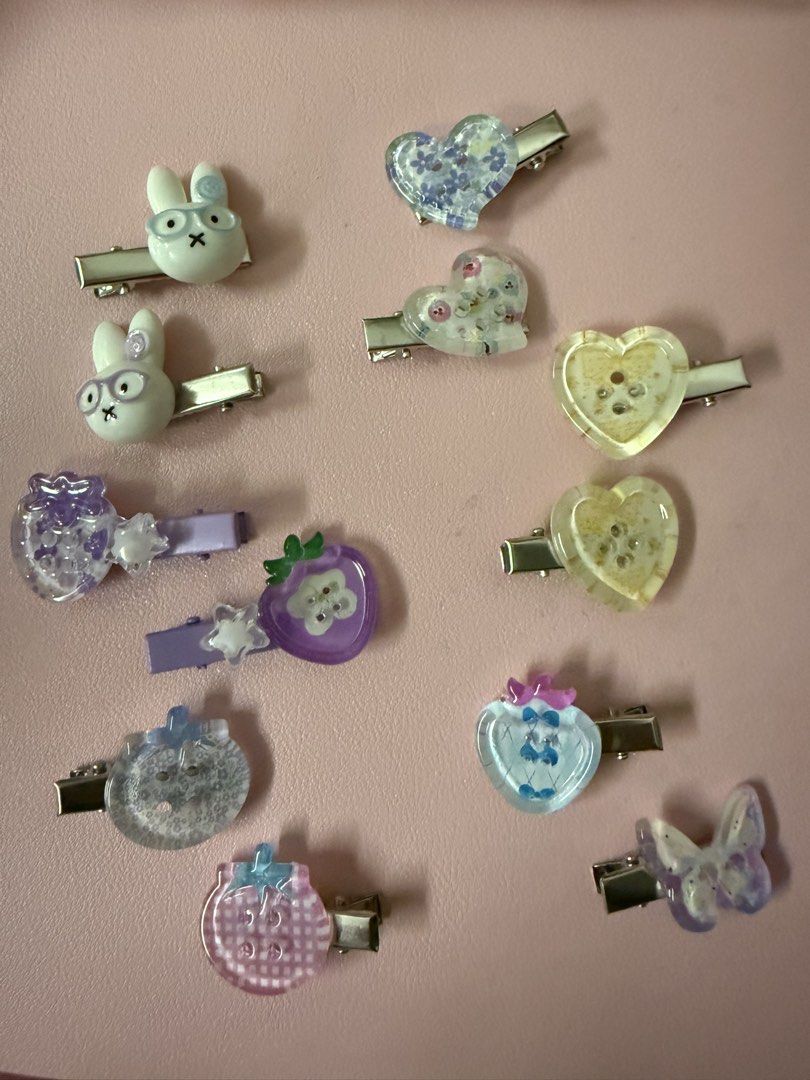 BUTTON CLIPS (Category: Hair Accessories) located in Singapore. Submitted by user0712 (Listing ID 1447707001, Image 2). Description: $4 for one $7.50 for a pair can mix and match buy two pair for $14! all handmade.