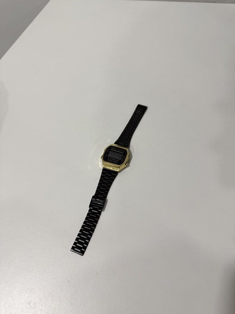 Casio Illuminator (Category: Watches) located in Kuala Lumpur. Submitted by adipurrrr (Listing ID 1447814469, Image 2). Description: Few scratches on the gold area 8/10 No box, as is Delivery add RM7 Can only meet on Saturdays at Aeon Rawang.