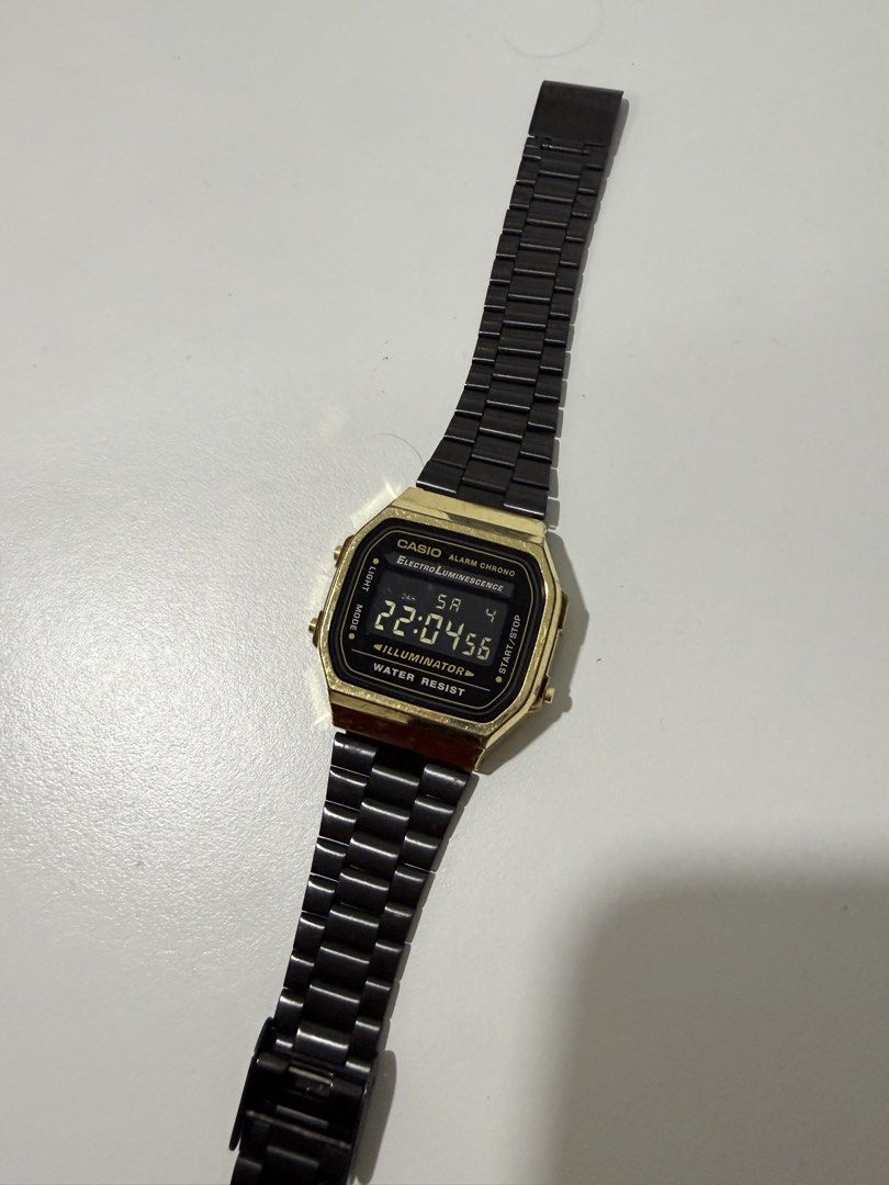 Casio Illuminator (Category: Watches) located in Kuala Lumpur. Submitted by adipurrrr (Listing ID 1447814469, Image 1). Description: Few scratches on the gold area 8/10 No box, as is Delivery add RM7 Can only meet on Saturdays at Aeon Rawang.