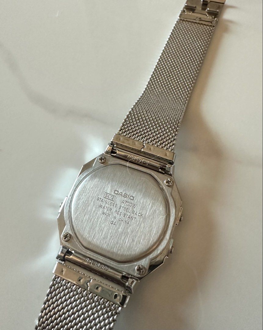 Casio Vintage A700W 灰底織帶手錶 （分類：手錶）位於 Hong Kong。 由 wahwaht 提交（商品編號 1447766439，圖片 3）。簡介： 。