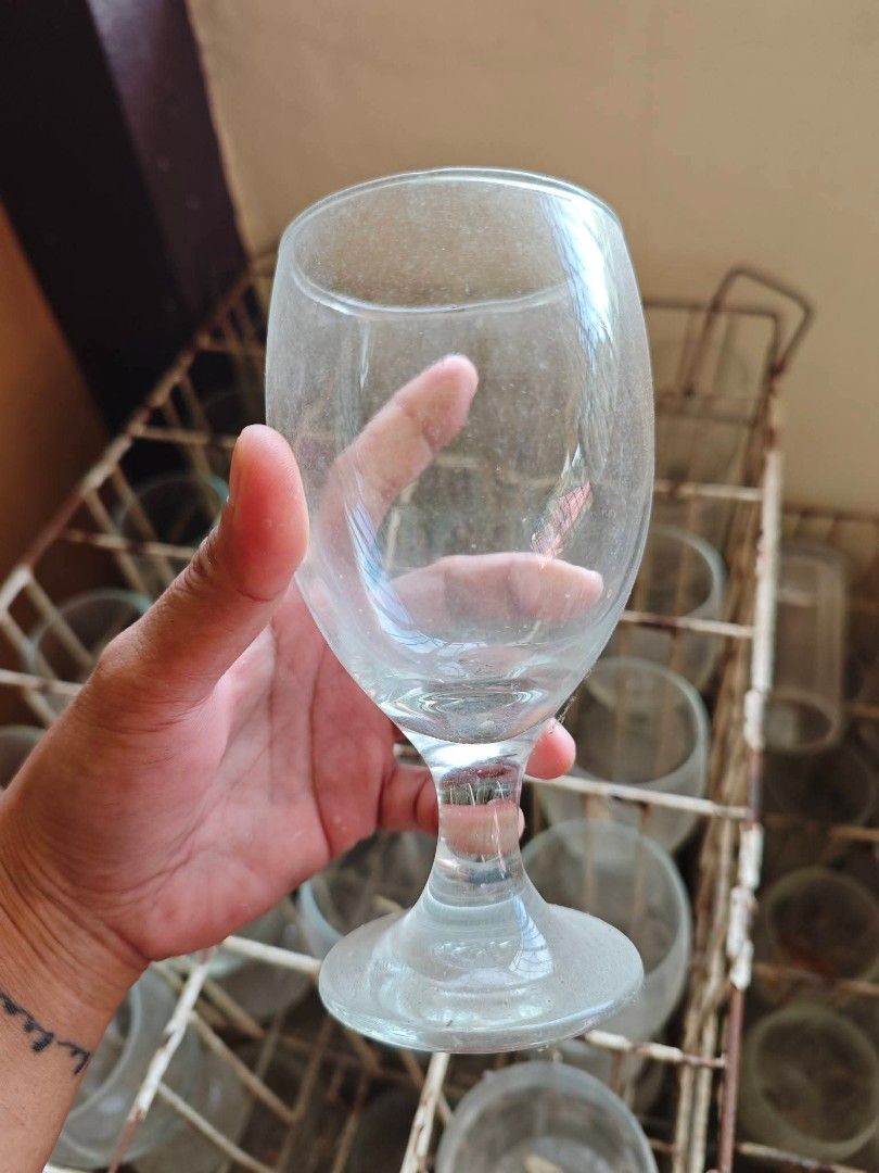Catering equipment (Category: Other Kitchenware & Tableware) located in Caloocan City. Submitted by anna_banana18 (Listing ID 1447679131, Image 2). Description: Preloved Catering Supplies FOR TAKE ALL ONLY Estimated price for TAKE ALL 25k (Di na po kayo talo dito.) GOBLET, HIGHBALL,PLATES, ETC May mga kasama pa yang mga tela for Table skirting Assorted colors (same sa seat cover ribbons) Table cloth 20pcs estimated declared ✔️(pero maga naga 25pc