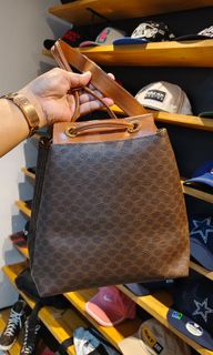 (Category: ) located in . Submitted by dailyluxxurybrands (Listing ID 1447826501, Image 1). Description: .