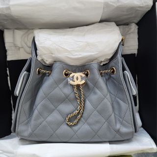 (Category: ) located in . Submitted by all.thingsluxe (Listing ID 1446969830, Image 1). Description: .