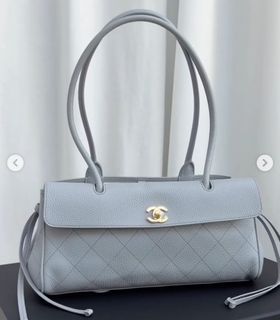 (Category: ) located in . Submitted by all.thingsluxe (Listing ID 1447724188, Image 1). Description: .