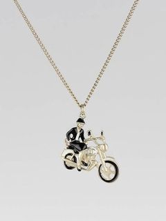 （分類：）位於 。 由 preloved_armoires 提交（商品編號 1447873963，圖片 1）。簡介： 。