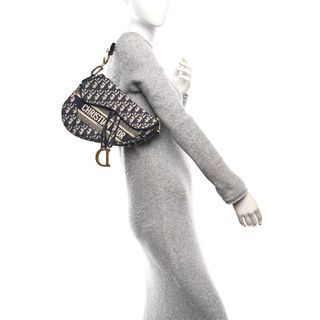 (Category: ) located in . Submitted by .dresshttps (Listing ID 1447831690, Image 1). Description: .