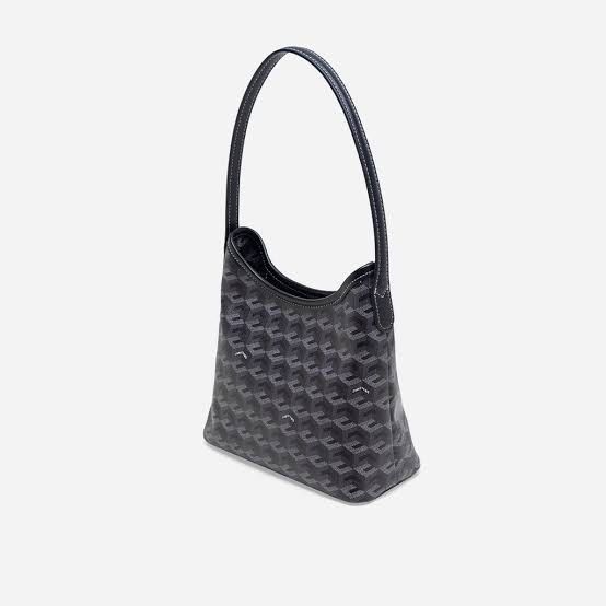 Christy Ng Mini Alesso Black (Category: Shoulder Bags) located in Quezon City. Submitted by azarels (Listing ID 1447816177, Image 2). Description: Unwrapped but never been used Rfs: It’s too small for me. Will order medium Authentic Christy Ng with box, dustbag, tag 📍Project 8, QC.