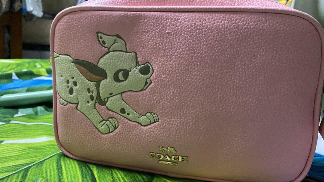 Coach Bag (Category: Cross-body Bags) located in Pasig City. Submitted by ilmsf (Listing ID 1447727833, Image 3). Description: used once issue last photo.