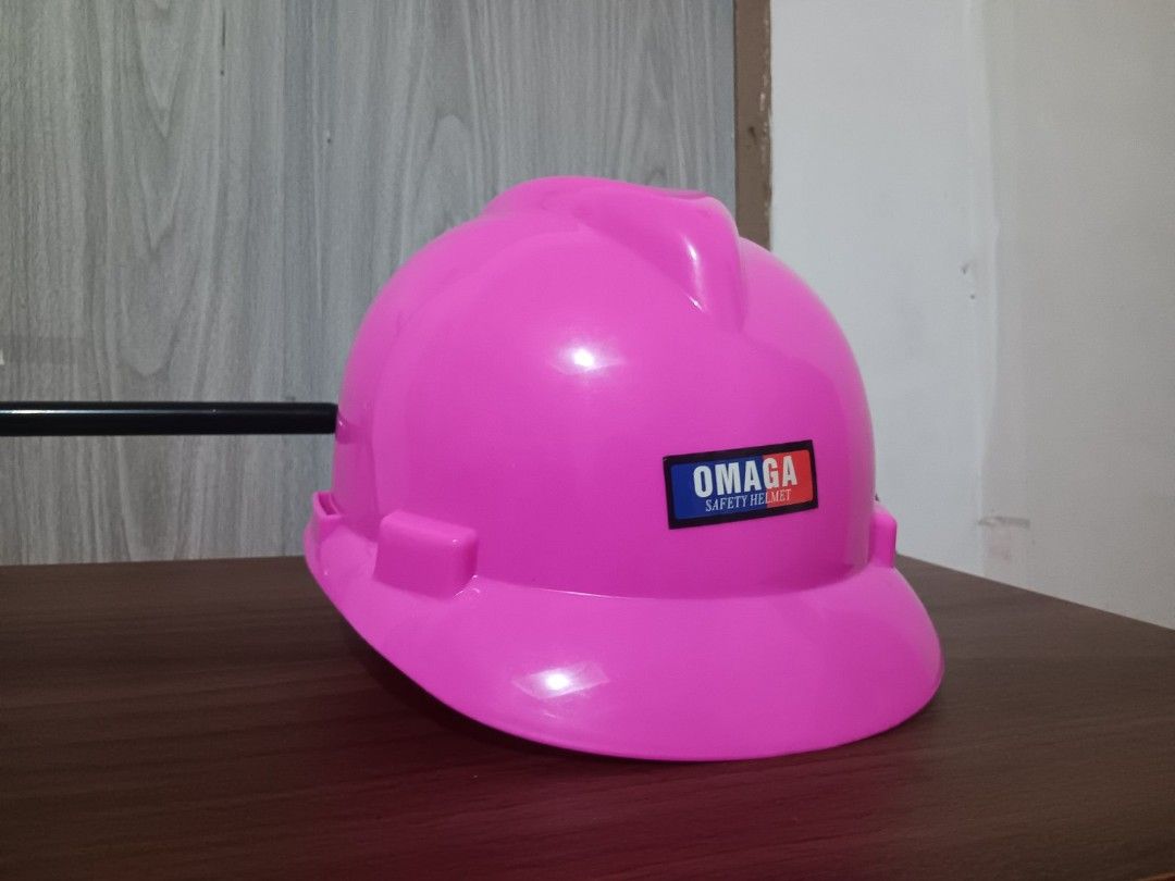Construction Helmet (Category: Construction Tools & Equipment) located in Manila. Submitted by wiseflower.406e96 (Listing ID 1447693969, Image 1). Description: Omaga Safety Helmet Ang Omaga safety helmet ay gawa sa ABS plastic. Ito ay idinisenyo para sa maaasahang proteksyon sa trabaho, na may sukat na 53 hanggang 64 cm na kasya sa karamihang size ng ulo. Nilagyan ito ng adjustable knob system (pindutan na napipihit) upang madaling mai-adjust at 