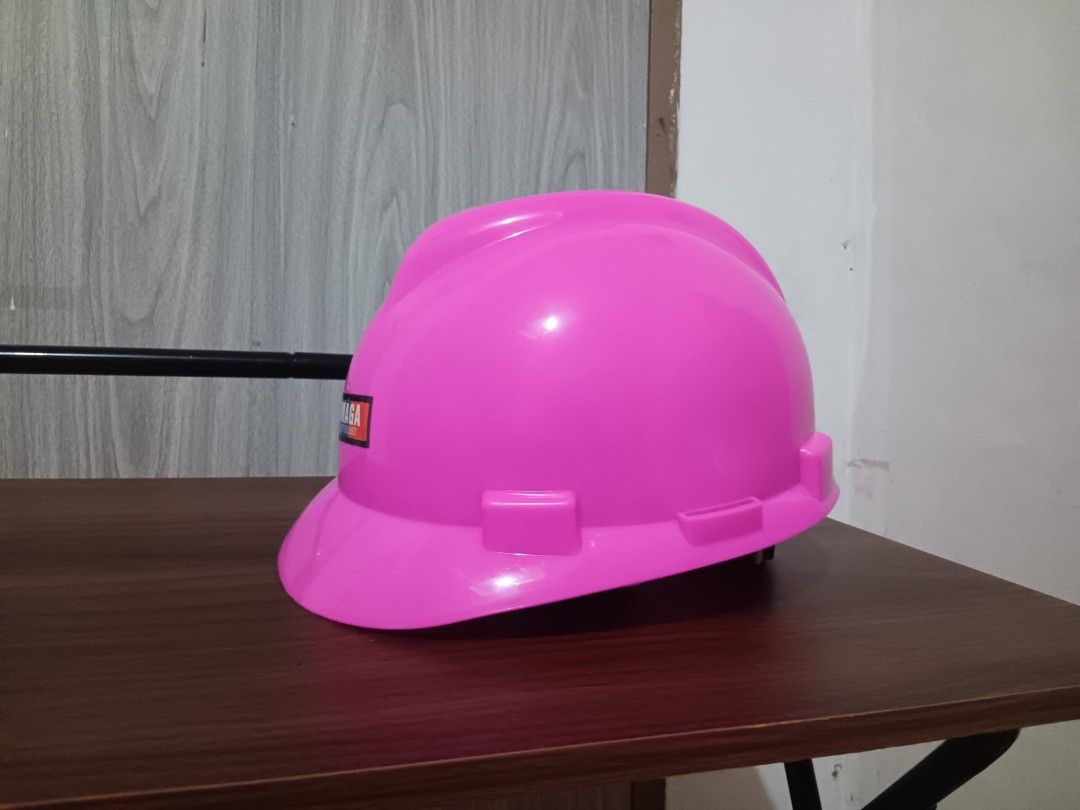 Construction Helmet (Category: Construction Tools & Equipment) located in Manila. Submitted by wiseflower.406e96 (Listing ID 1447693969, Image 2). Description: Omaga Safety Helmet Ang Omaga safety helmet ay gawa sa ABS plastic. Ito ay idinisenyo para sa maaasahang proteksyon sa trabaho, na may sukat na 53 hanggang 64 cm na kasya sa karamihang size ng ulo. Nilagyan ito ng adjustable knob system (pindutan na napipihit) upang madaling mai-adjust at 